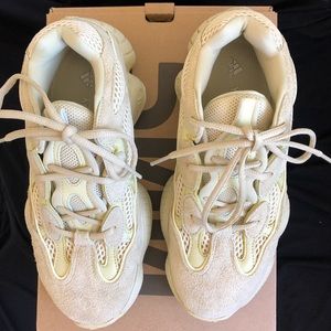 adidas Yeezy 500 Super Moon Yellow size 7 (Men’s)